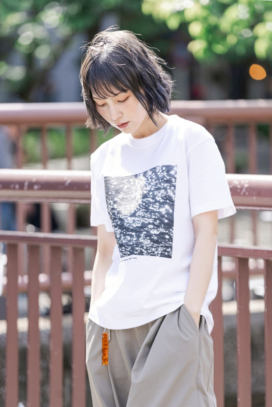 FEEDBACK River Photo Print T-shirt WHITE